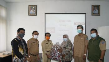 UPTD Rumah Promosi dan Kemasan serahkan bantuan kemasan ke IKM Belitung
